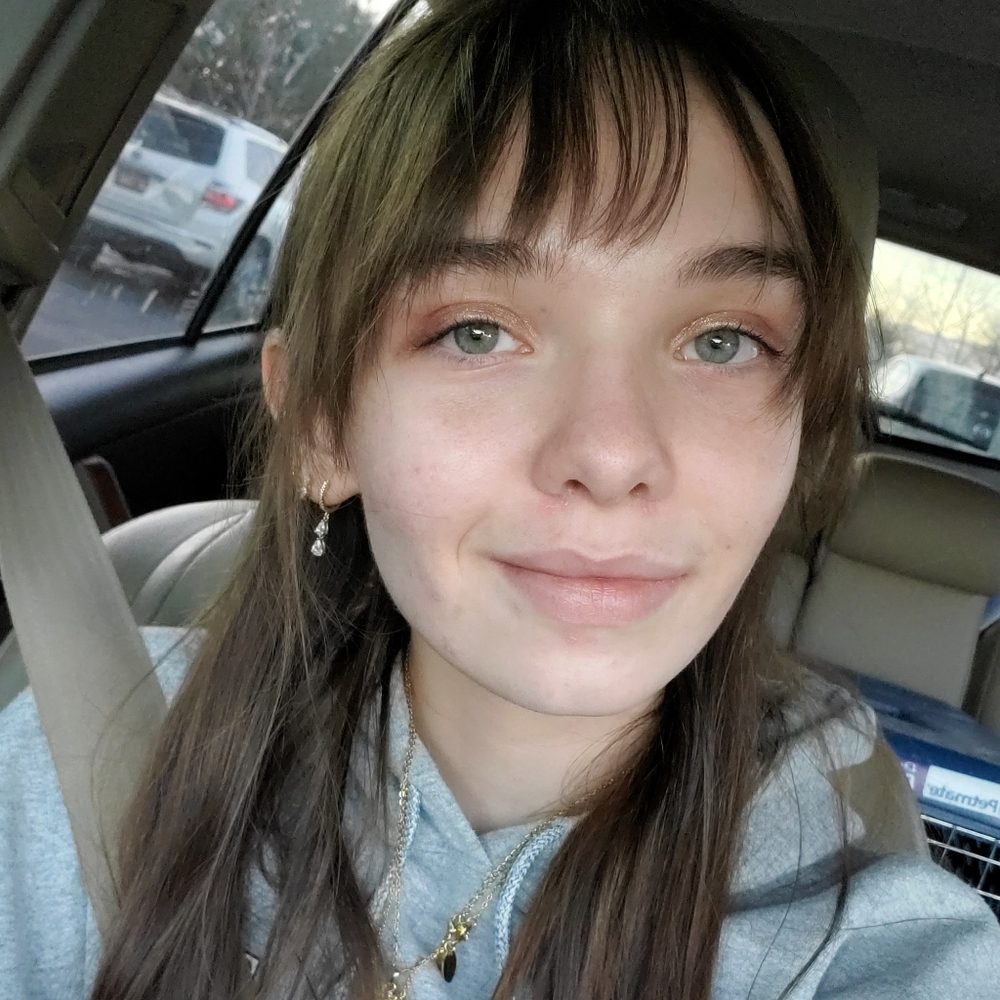 Meet your Posher, Alyssa